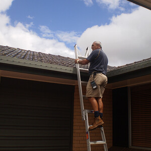Exterior building inspection by Mervyn
