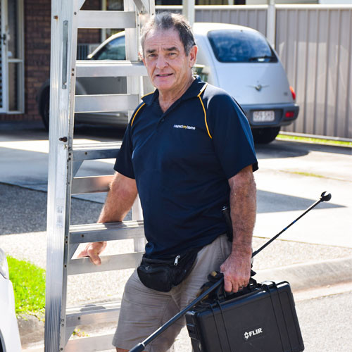 Glen with ladder and toolbox