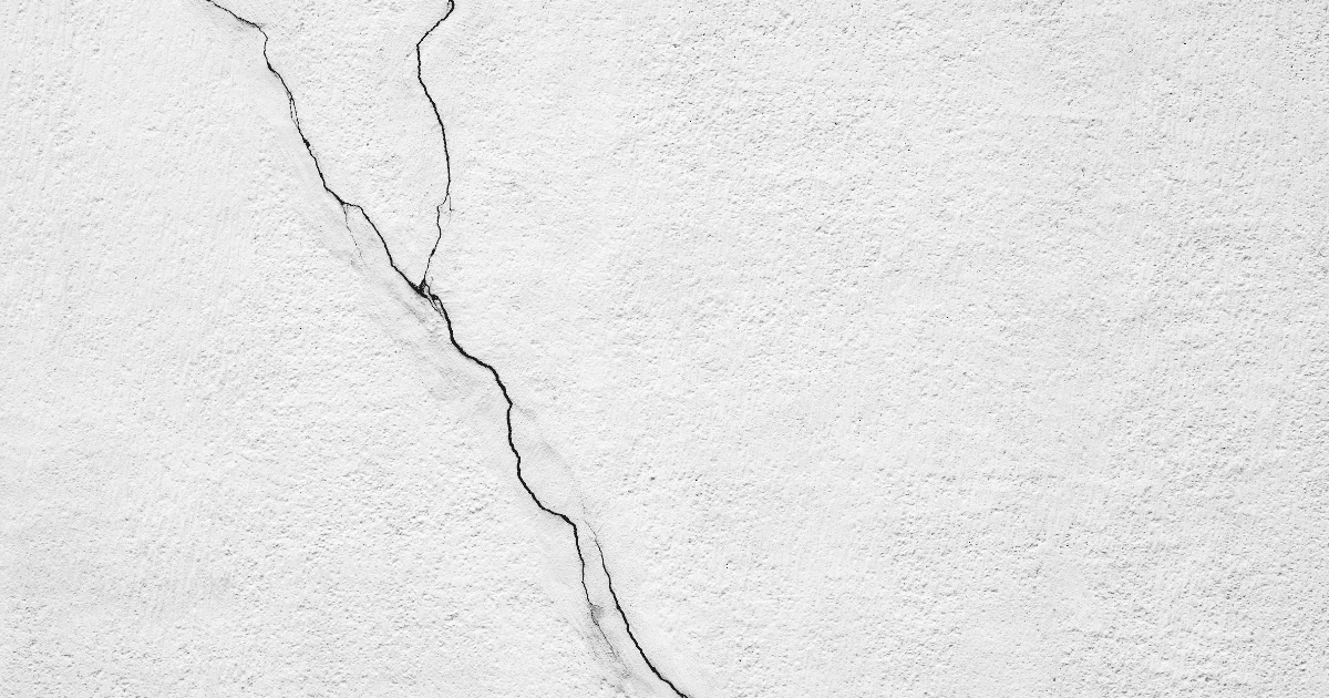 Cracks in Walls: When to Worry
